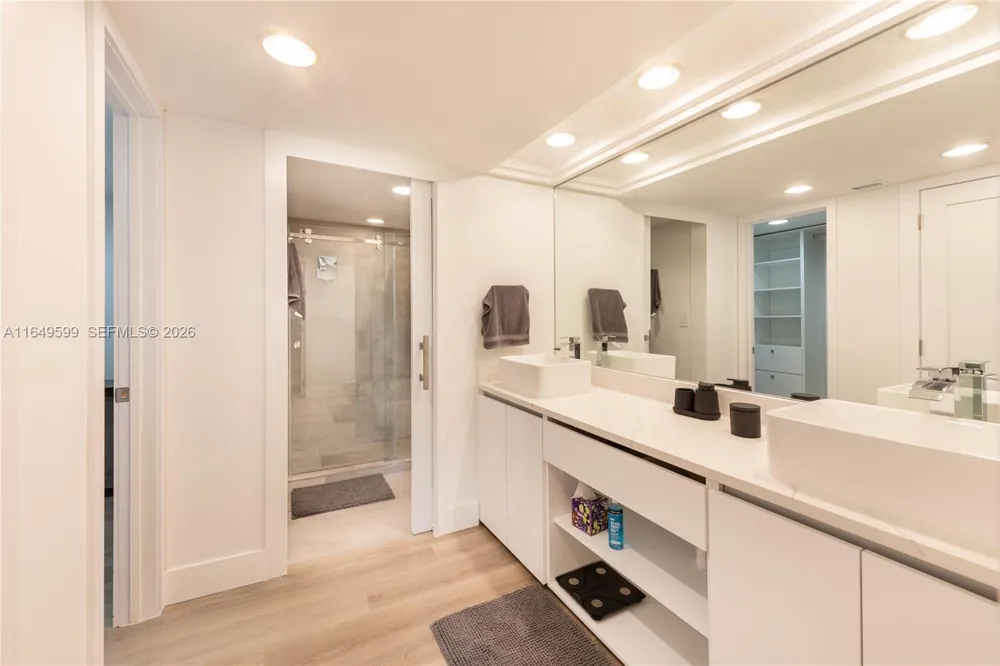 1111 Crandon Blvd #A306 Key Biscayne, FL 33149