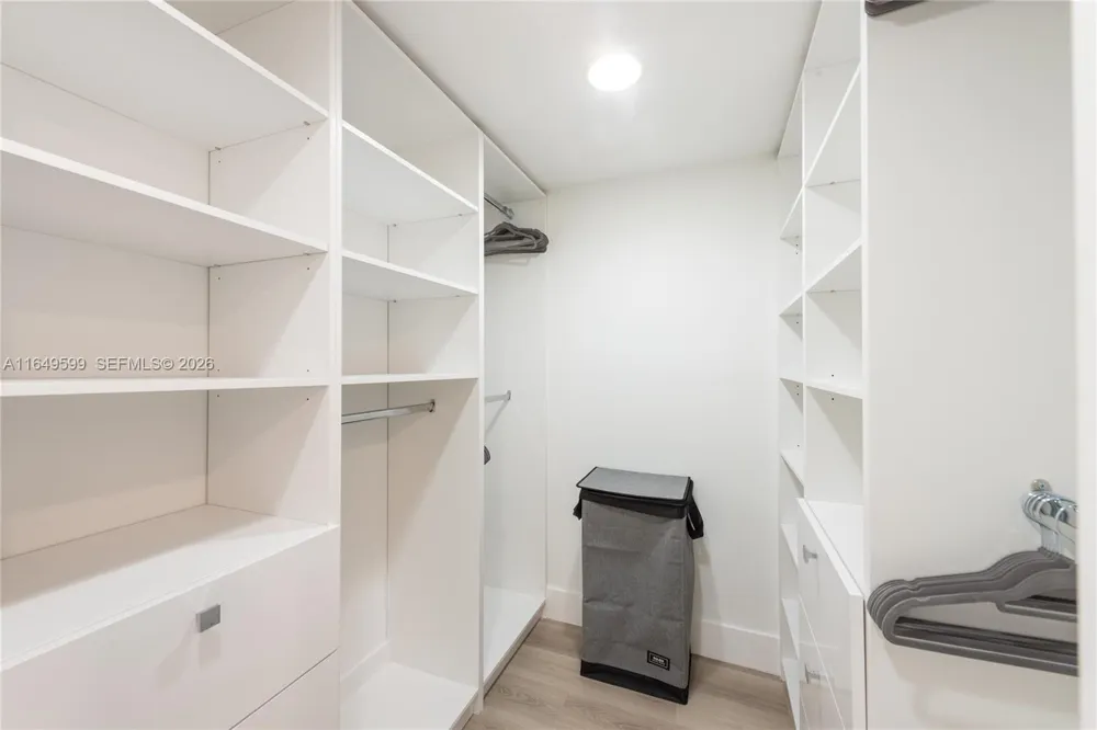 1111 Crandon Blvd #A306 Key Biscayne, FL 33149