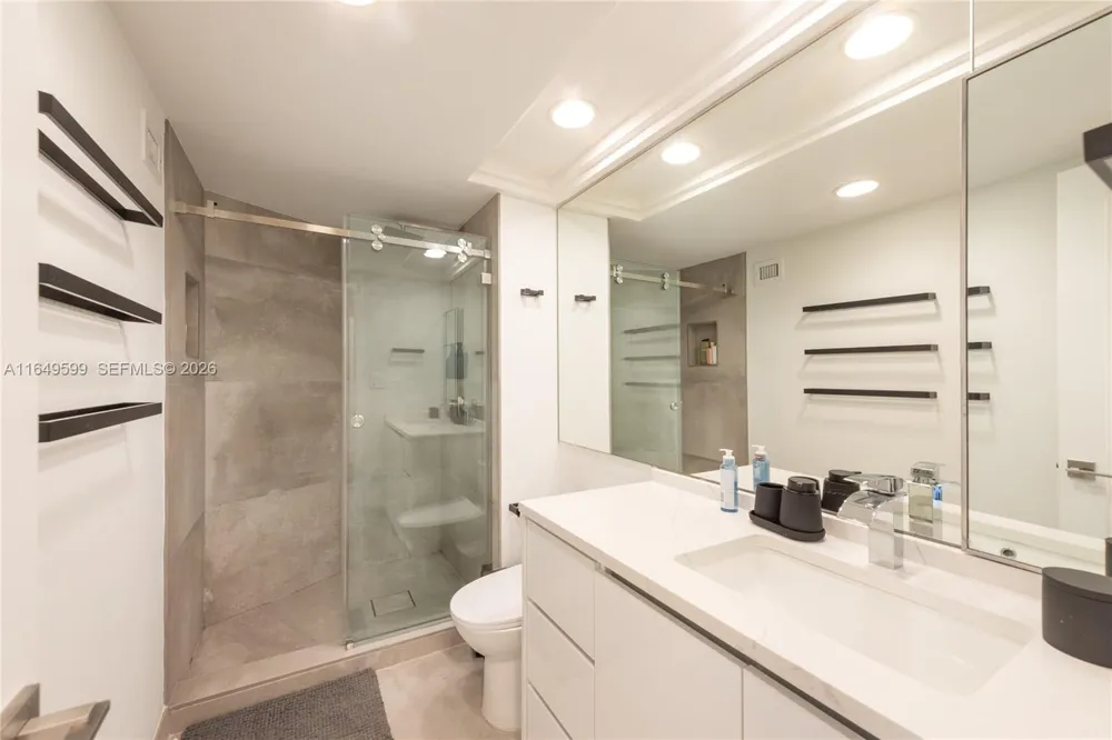 1111 Crandon Blvd #A306 Key Biscayne, FL 33149