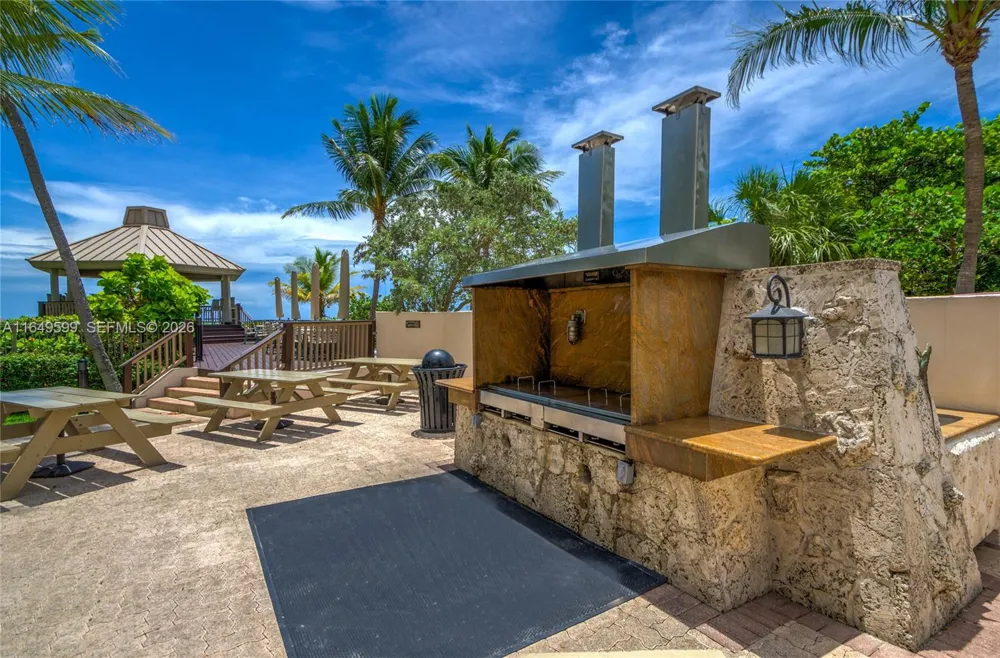 1111 Crandon Blvd #A306 Key Biscayne, FL 33149
