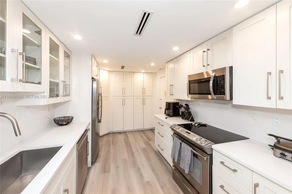 1111 Crandon Blvd #A306 Key Biscayne, FL 33149