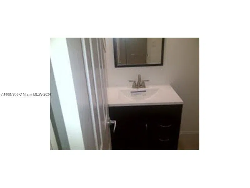 2750 NE 183rd St #707 Aventura, FL 33160