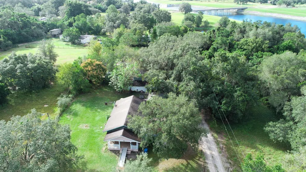 9358 HARNEY ROAD Thonotosassa, FL 33592