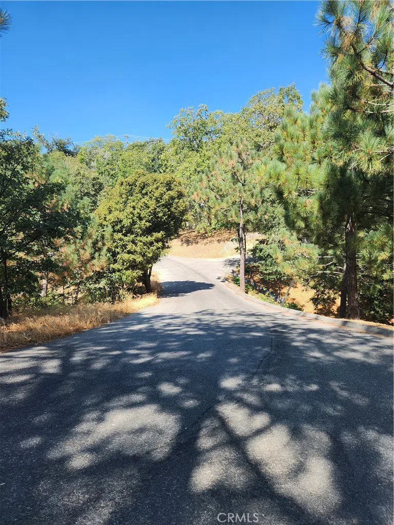 1563 Rock Ridge Drive Lake Arrowhead, CA 92352