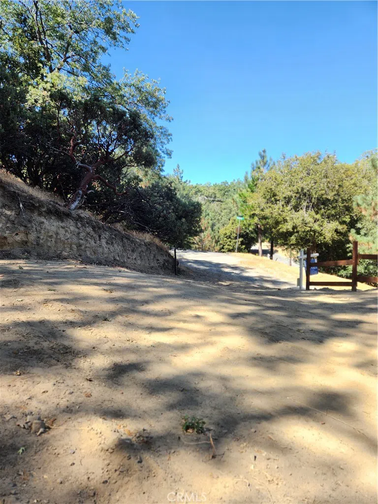 1563 Rock Ridge Drive Lake Arrowhead, CA 92352