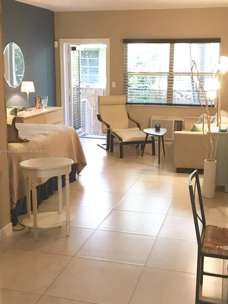 1228 Pennsylvania Ave #2 Miami Beach, FL 33139