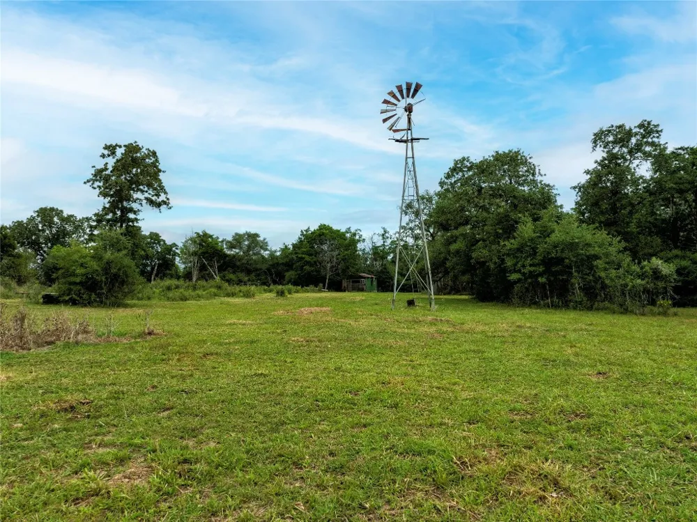4744 Freyburg Hall Road Schulenburg, TX 78956