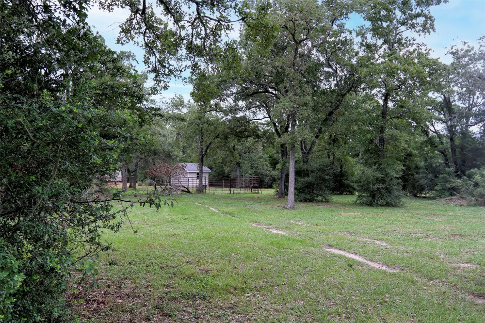 4744 Freyburg Hall Road Schulenburg, TX 78956