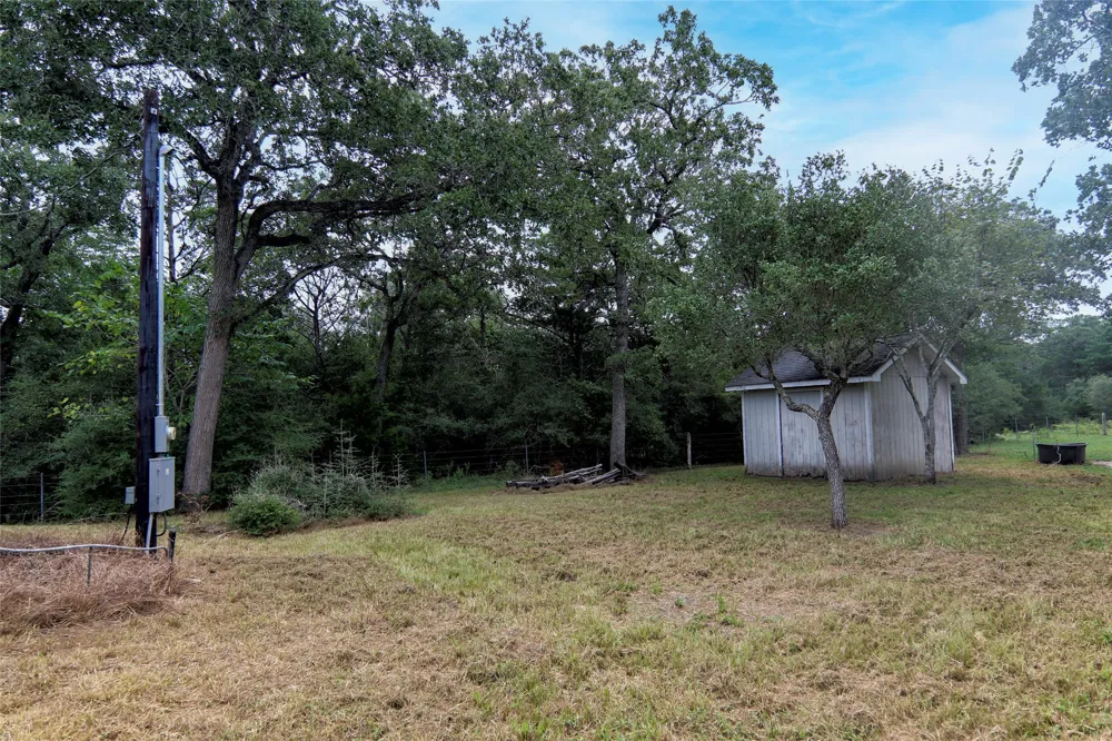 4744 Freyburg Hall Road Schulenburg, TX 78956