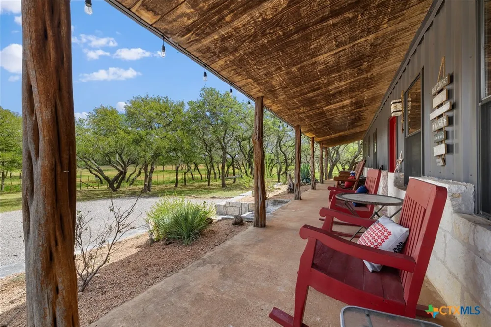 2631 N US Highway 281 Johnson City, TX 78636
