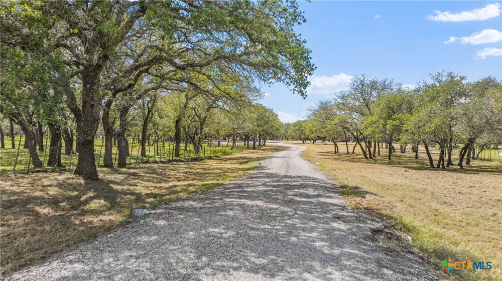 2631 N US Highway 281 Johnson City, TX 78636