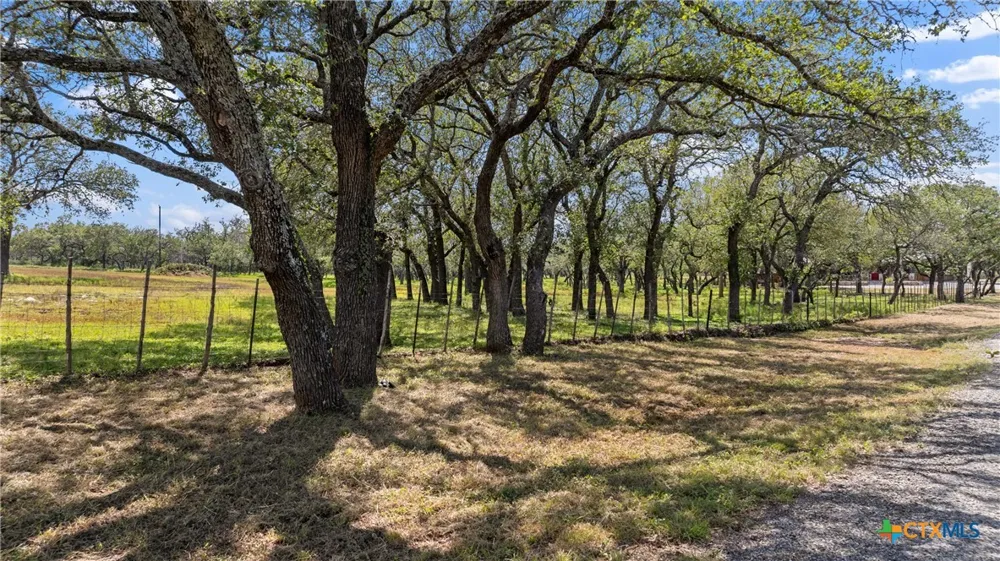 2631 N US Highway 281 Johnson City, TX 78636