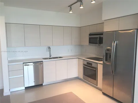 4250 Biscayne Blvd #1211