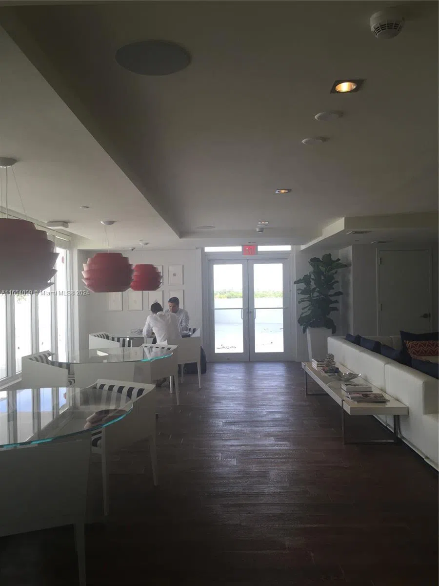 4250 Biscayne Blvd #1211 Miami, FL 33137