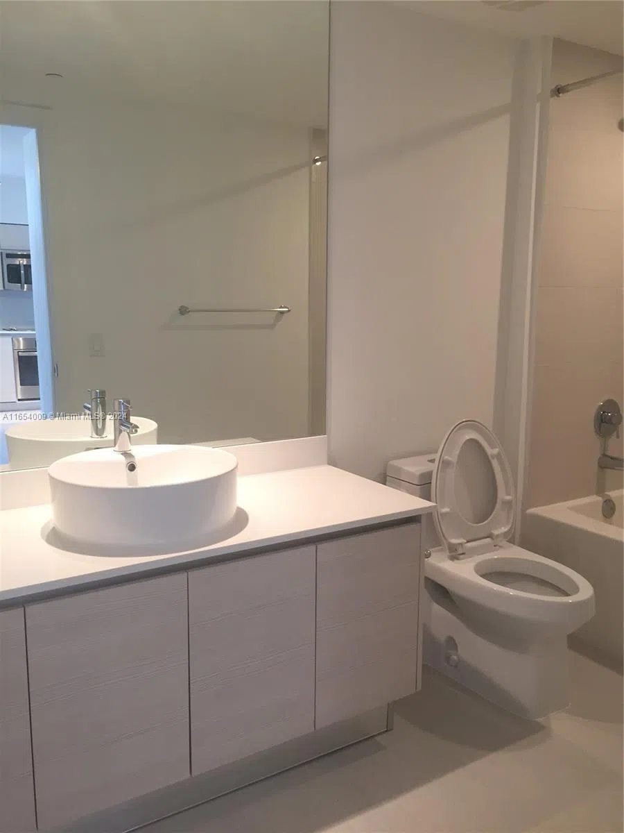 4250 Biscayne Blvd #1211 Miami, FL 33137