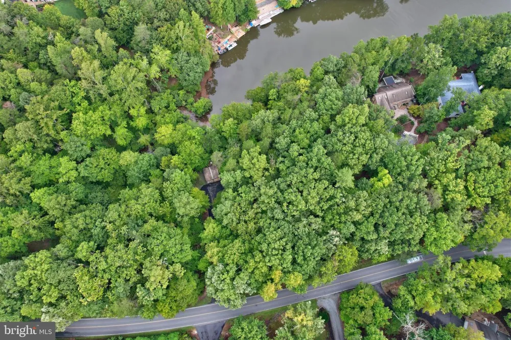 JEFFERSON DRIVE Palmyra, VA 22963