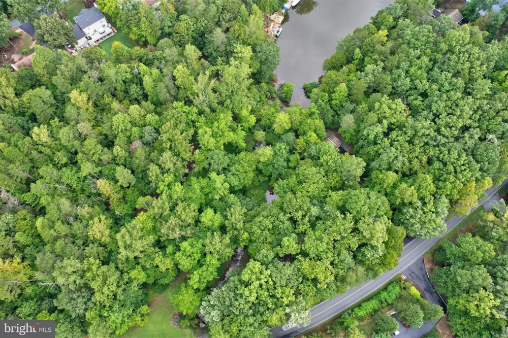 JEFFERSON DRIVE Palmyra, VA 22963