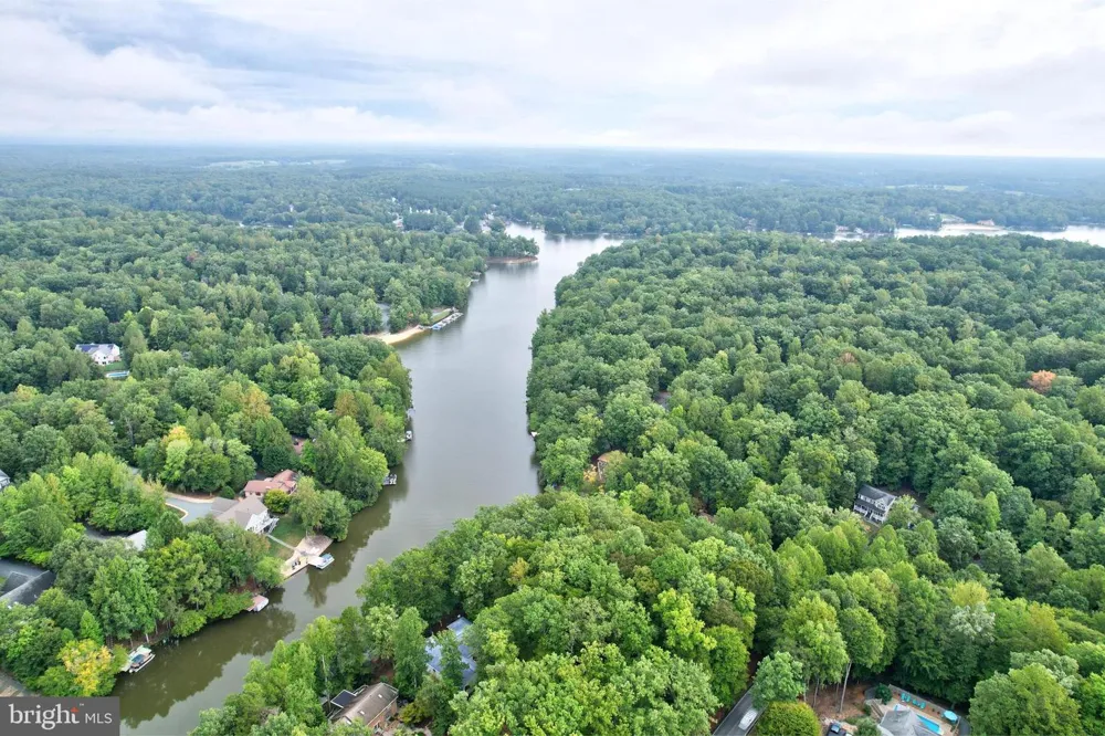 JEFFERSON DRIVE Palmyra, VA 22963