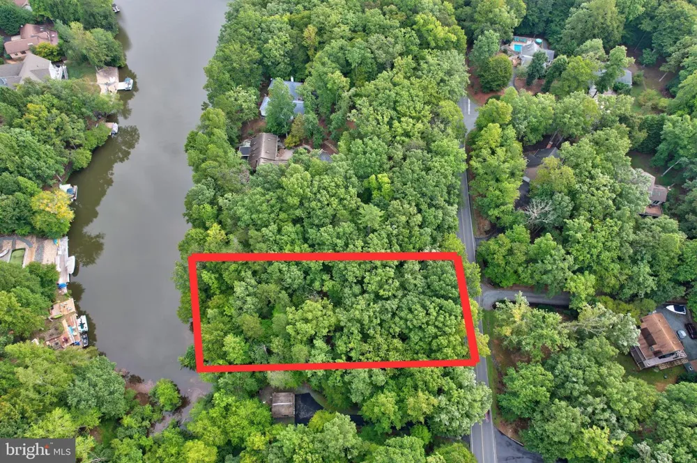 JEFFERSON DRIVE Palmyra, VA 22963