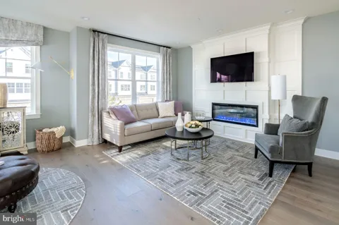 48 BECKER DRIVE #22