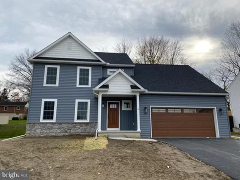 329 W FRITZ AVENUE