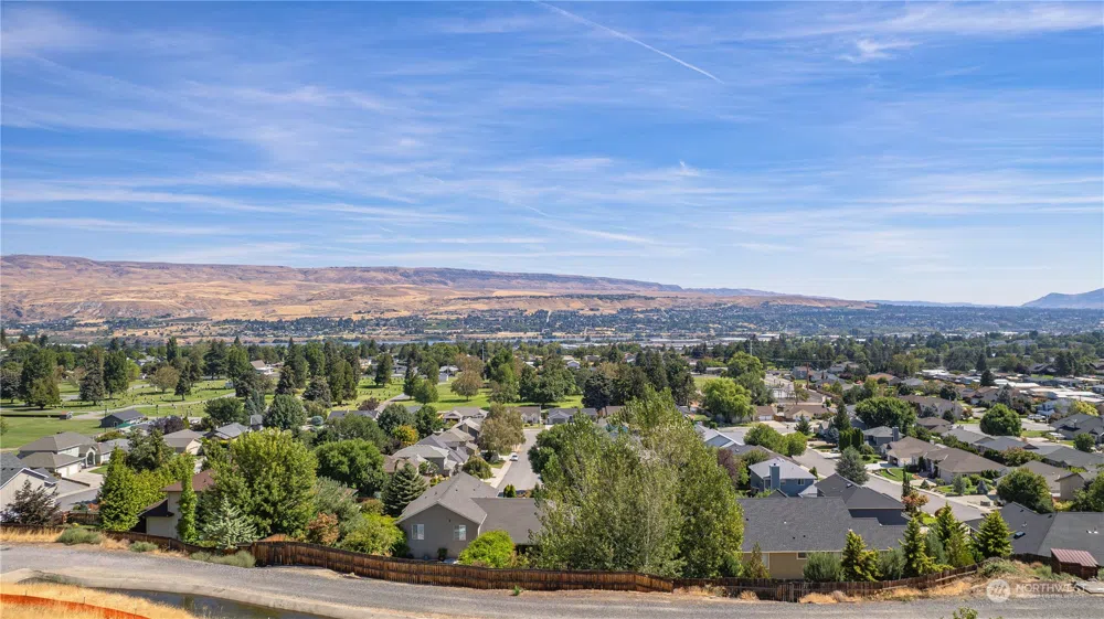 1 Broadway Place Wenatchee, WA 98801