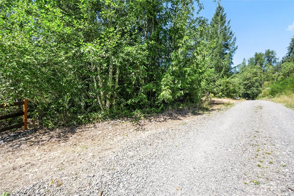 231 Oxbow Lake Lane Toledo, WA 98591