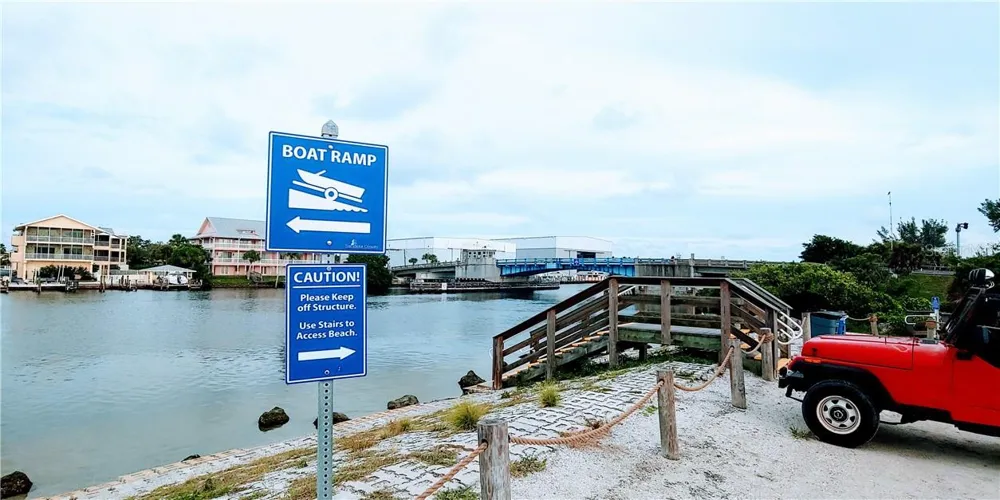 309 SHORE T ROAD Nokomis, FL 34275