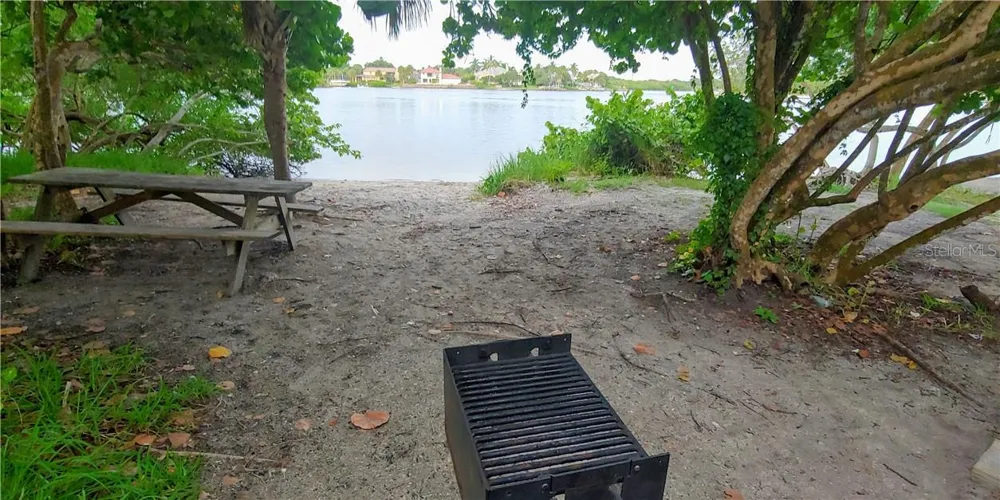 309 SHORE T ROAD Nokomis, FL 34275