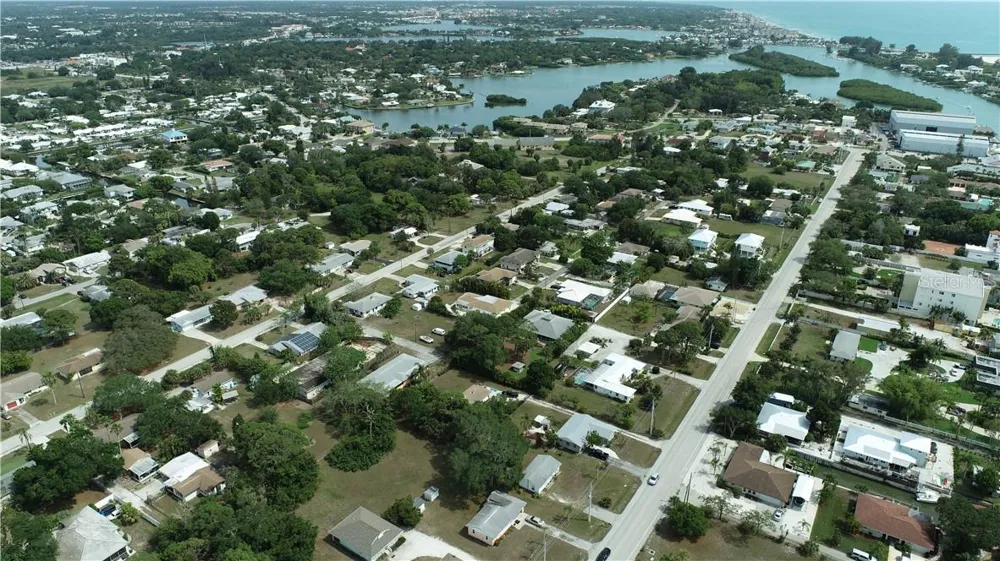 309 SHORE T ROAD Nokomis, FL 34275