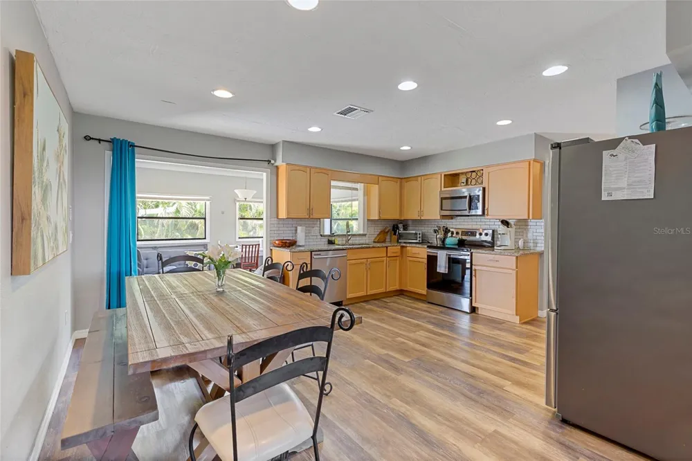 309 SHORE T ROAD Nokomis, FL 34275