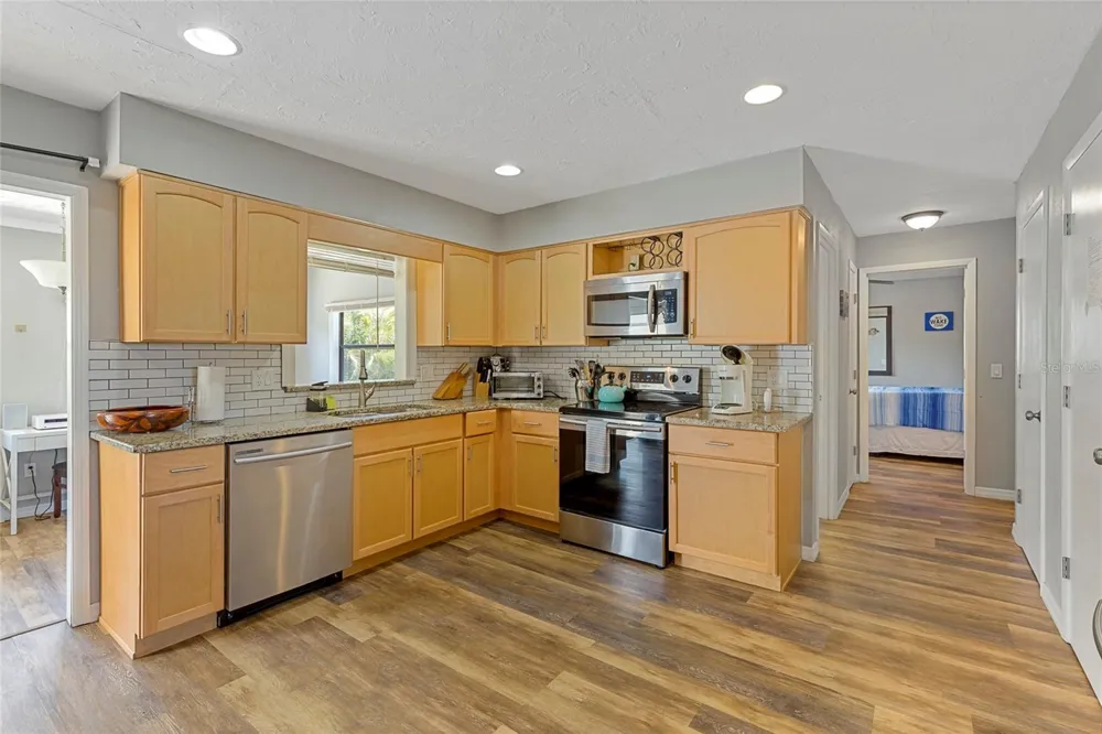 309 SHORE T ROAD Nokomis, FL 34275