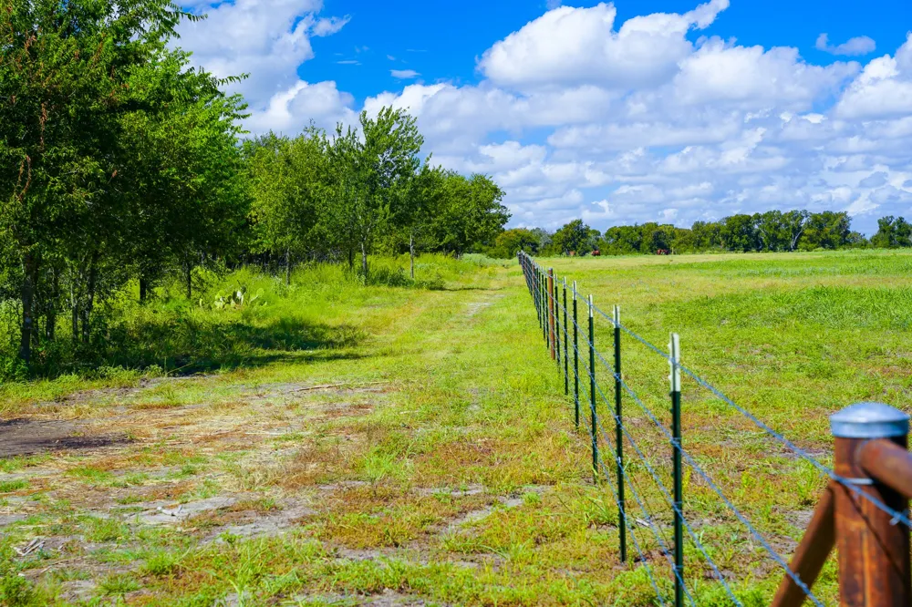 470 Center Coupland, TX 78615