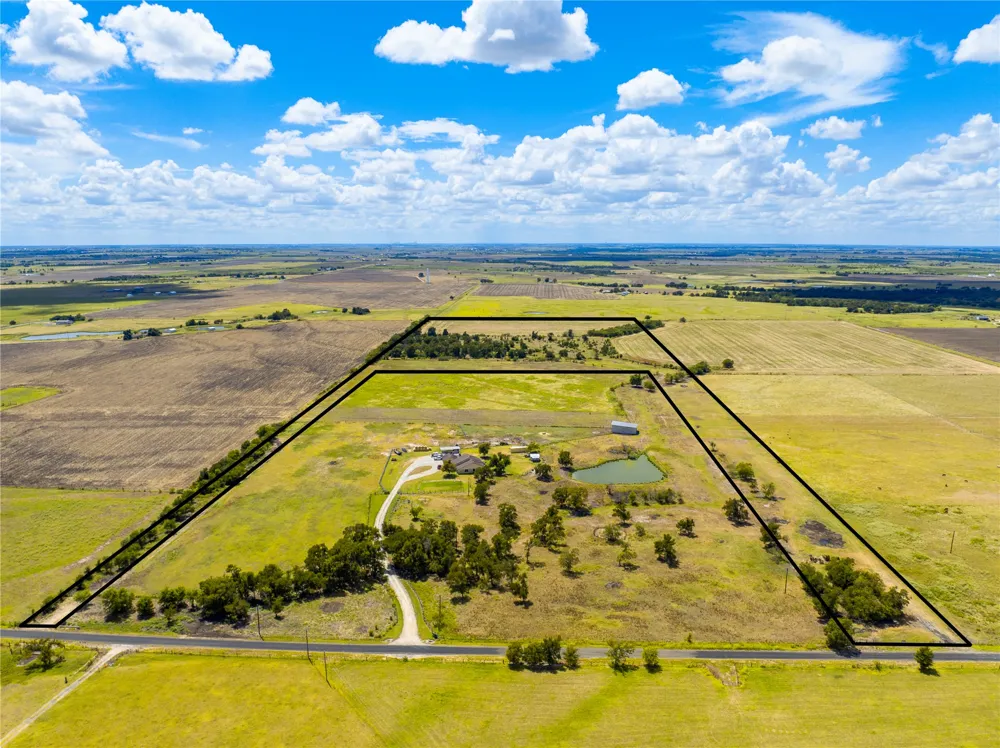 470 Center Coupland, TX 78615