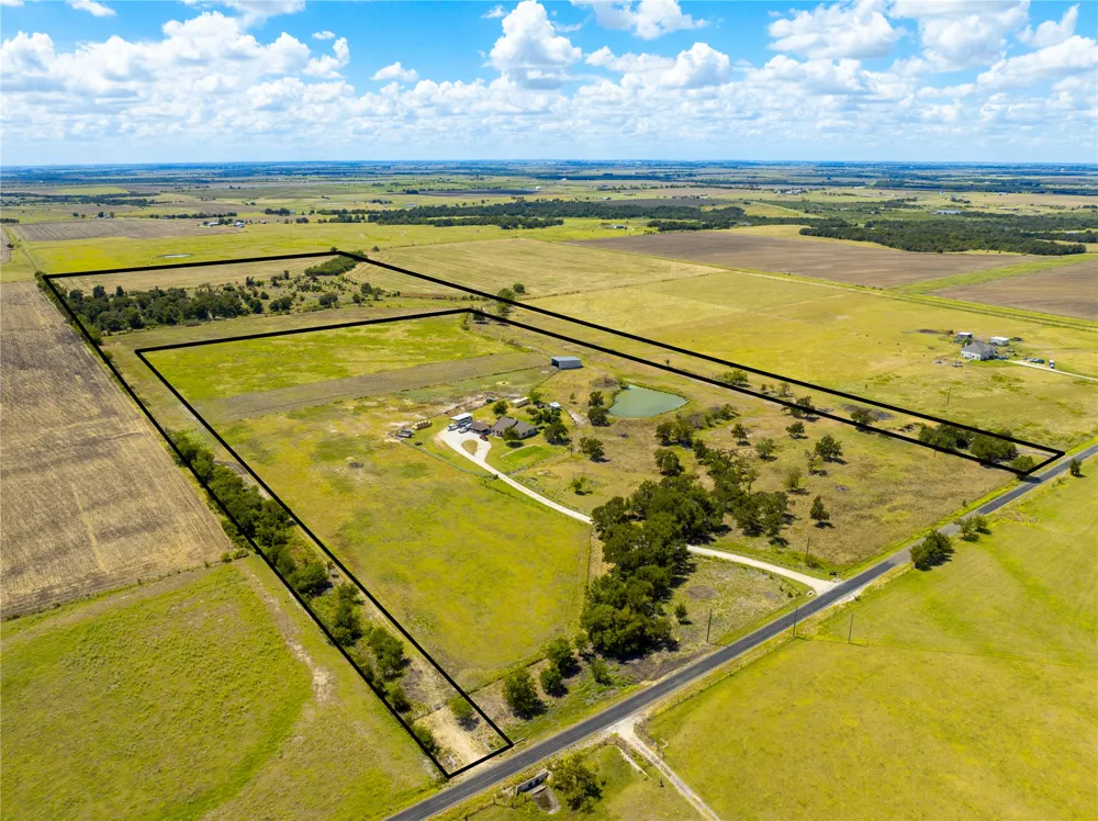 470 Center Coupland, TX 78615