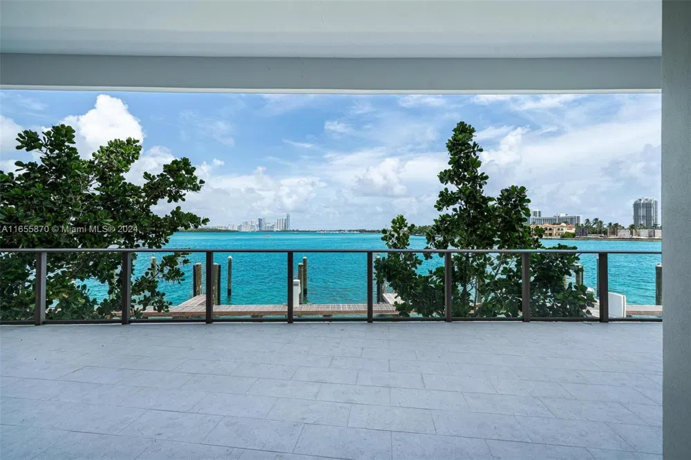 1135 103 St #202 Bay Harbor Islands, FL 33154