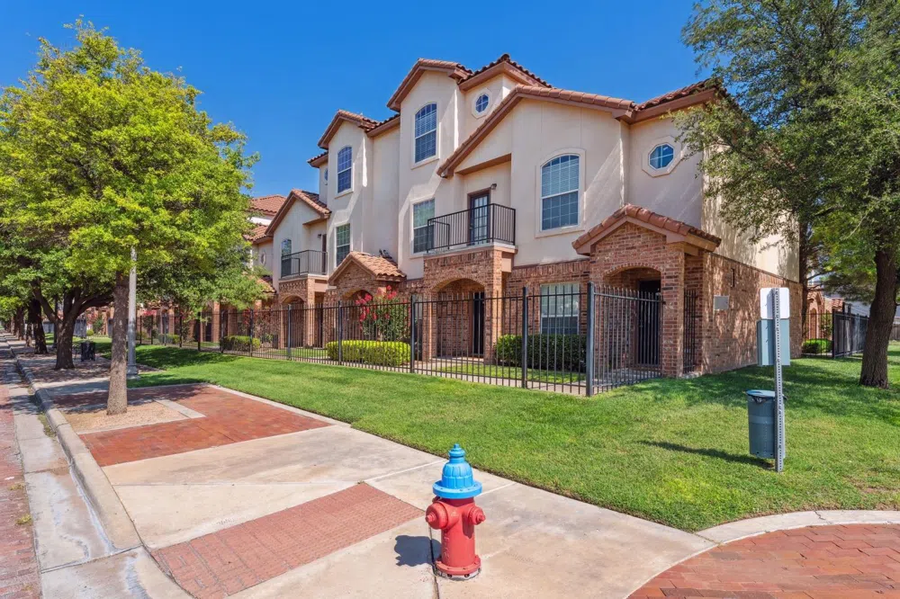 2104 Main Street Lubbock, TX 79401