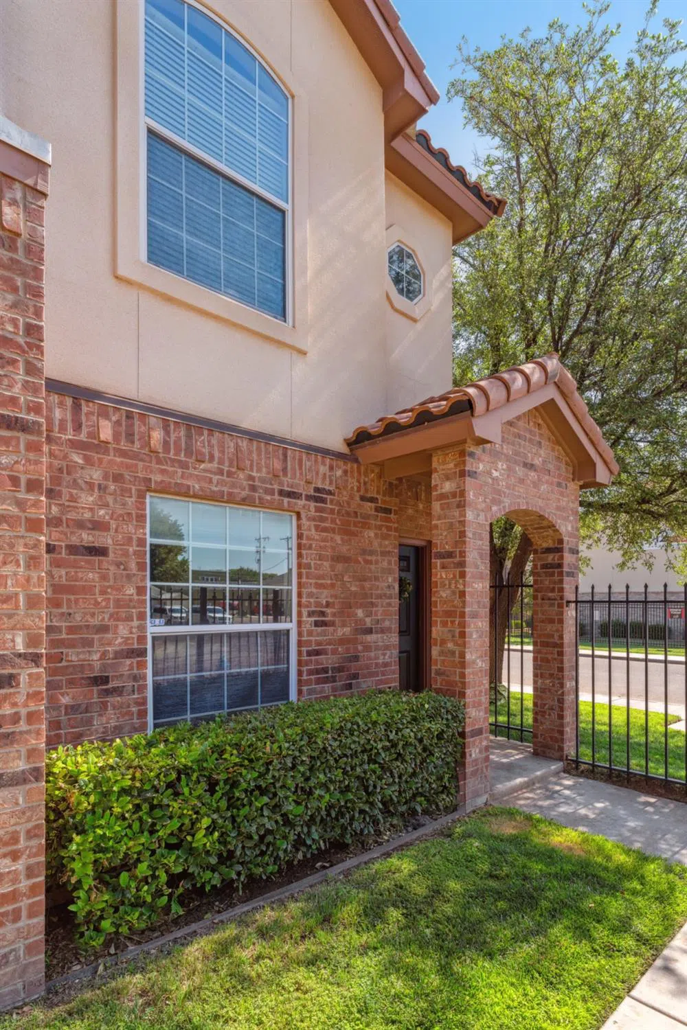 2104 Main Street Lubbock, TX 79401