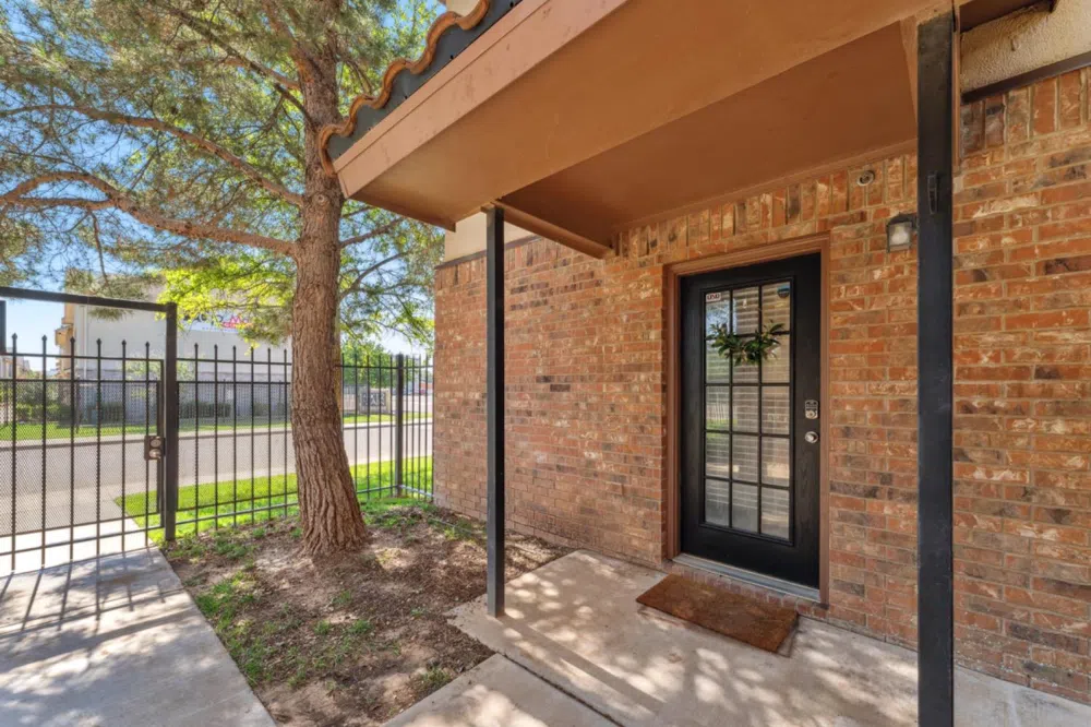 2104 Main Street Lubbock, TX 79401