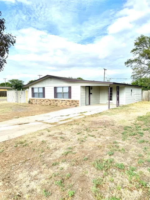 1320 Dallas Street