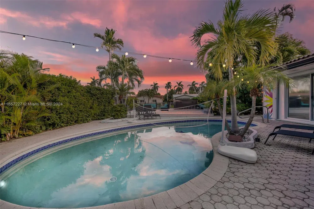 5830 NE 14th Rd Fort Lauderdale, FL 33334