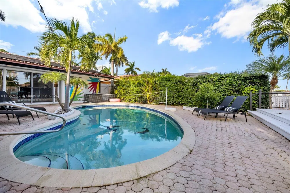 5830 NE 14th Rd Fort Lauderdale, FL 33334