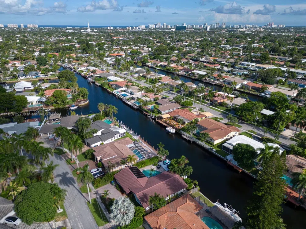 5830 NE 14th Rd Fort Lauderdale, FL 33334