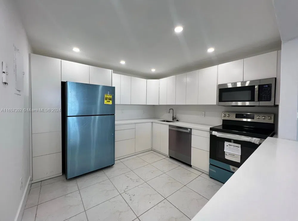 13499 Biscayne Blvd #1405 North Miami, FL 33181