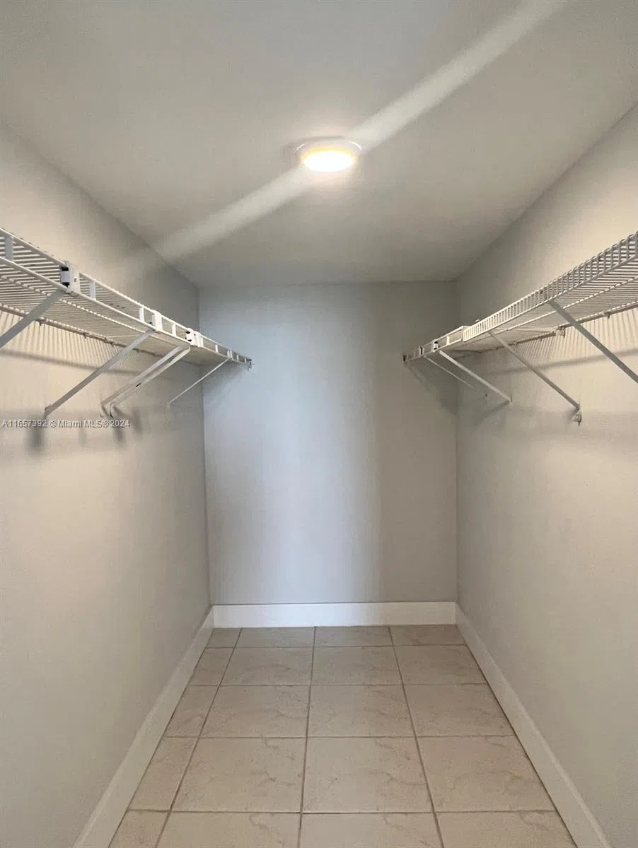 13499 Biscayne Blvd #1405 North Miami, FL 33181