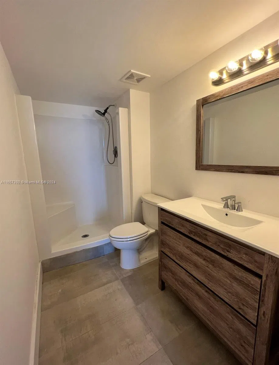 13499 Biscayne Blvd #1405 North Miami, FL 33181