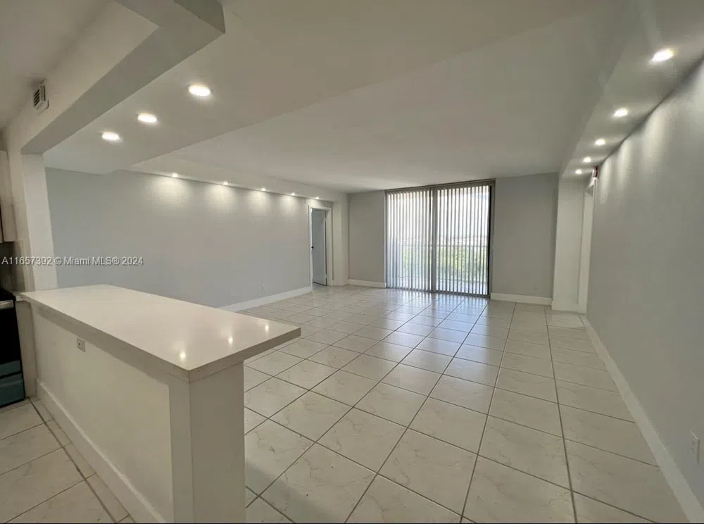 13499 Biscayne Blvd #1405 North Miami, FL 33181