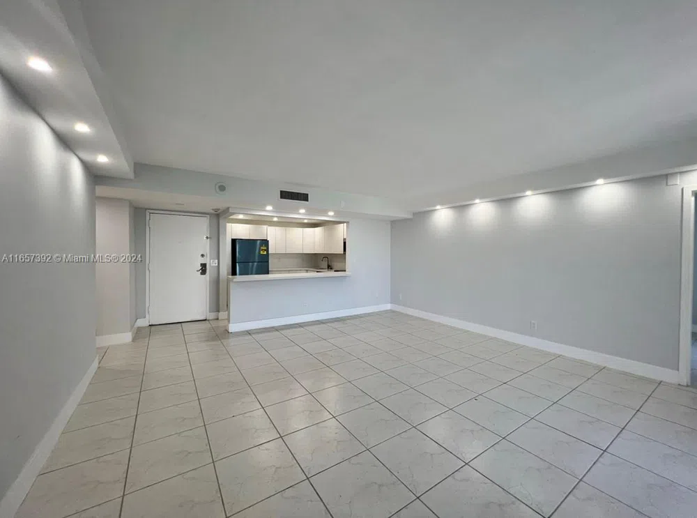 13499 Biscayne Blvd #1405 North Miami, FL 33181