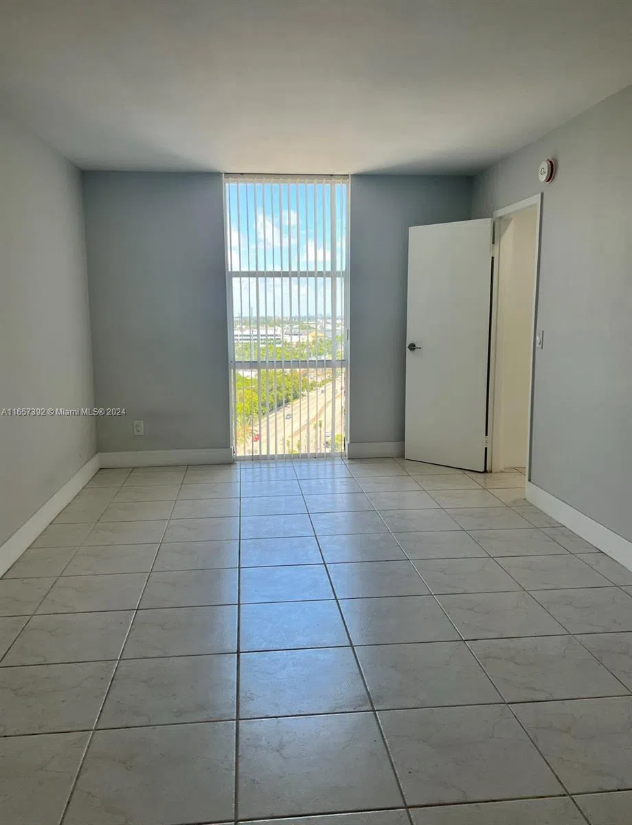 13499 Biscayne Blvd #1405 North Miami, FL 33181