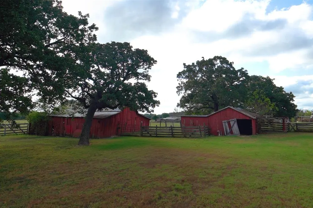 3754 Ft Graham Road West, TX 76691